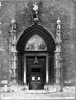 Chiesa di Santa Maria dei Frari : porta maggiore, [Fratelli Alinari]