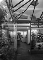 [Milano : negozio di fiori : progetto di Enrico Bona e Tono Morganti]