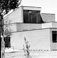 [Cusano Milanino : municipio : progetto di Vico Magistretti]