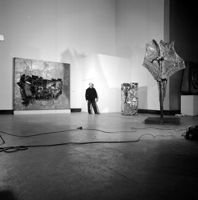 [Parigi : opere degli artisti Lourdes Castro e César]