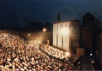 [Ravenna : "Madama Butterfly" nel teatro all'aperto della Rocca Brancaleone : estate 1986]