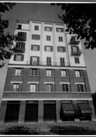 [Milano : case per i combattenti in via Cadore], Paoletti fotografo Milano