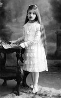 [Egle Renata Trincanato nei primi anni di infanzia]
