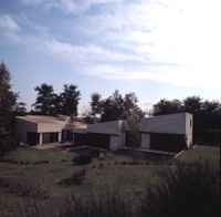 [Carimate : casa : progetto di Enrico Bona e Tono Morganti]