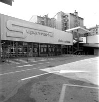 [Milano : supermarket in via Ripamonti e in via Certosa]