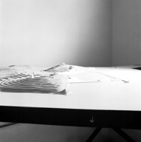 [Modello del progetto di Ignazio Gardella con Alberto Mazzoni, D. Giucciardi, V. Sonzogni per il complesso residenziale attorno al porto di Punta Ala]