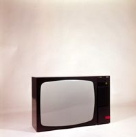[Televisore disegnato dallo Studio DA]