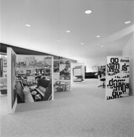 [Milano : show-room Arflex : mostra "Il living in 50 anni di Domus"]