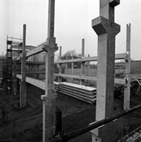 [Milano e Torino : prefabbricati in costruzione]